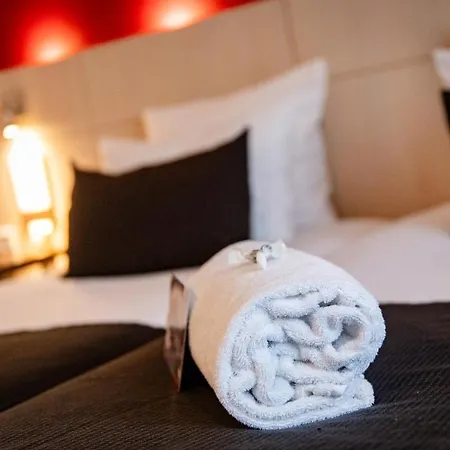 Hotel & Mons Soignies 4*