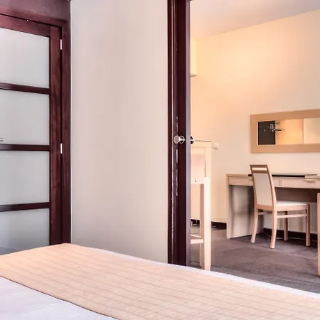 & Mons Soignies Otel 4*