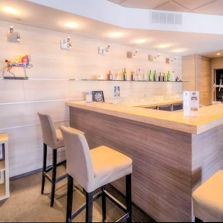 Otel & Mons Soignies 4*