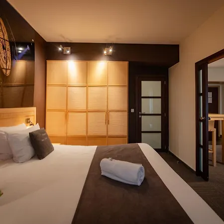 & Mons Soignies Otel 4*