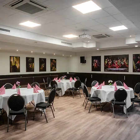 & Mons Soignies Hotel
