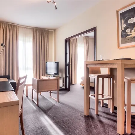 Hotel & Mons Soignies 4*